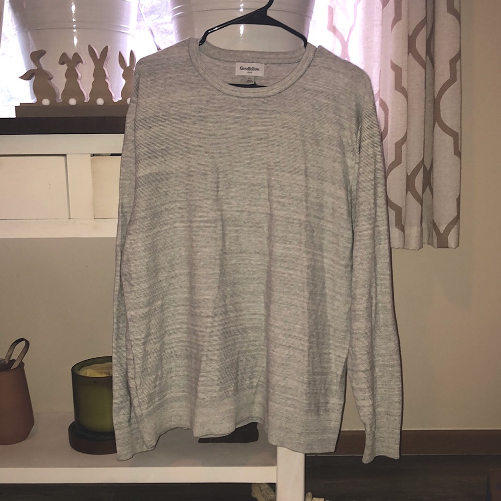 NWT light weight sweater/long sleeve